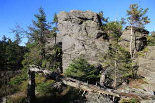 Skalnatý vrchol 1138 m n.m. s neoficiálním jménem Maxfelsen