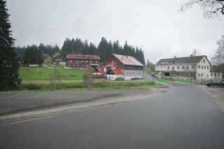 Kvilda - bývalá pila (vpravo)