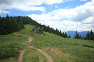 Pohled na paraglaidingové startoviště, vzadu Malý Ostrý (Klein Osser) 1266 m n.m.