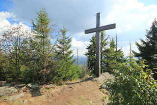 Vrcholový kříž na hoře Siebensteinkopf (1263 m n.m.)