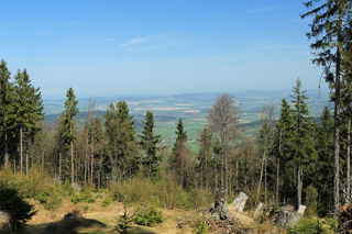 Pohled do vnitrozemí směrem na Janovice nad Úhlavou